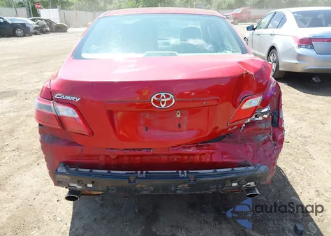 2007 Toyota Camry Le V6 z USA, uszkodzony, nr VIN 4T1BK46K97U038702